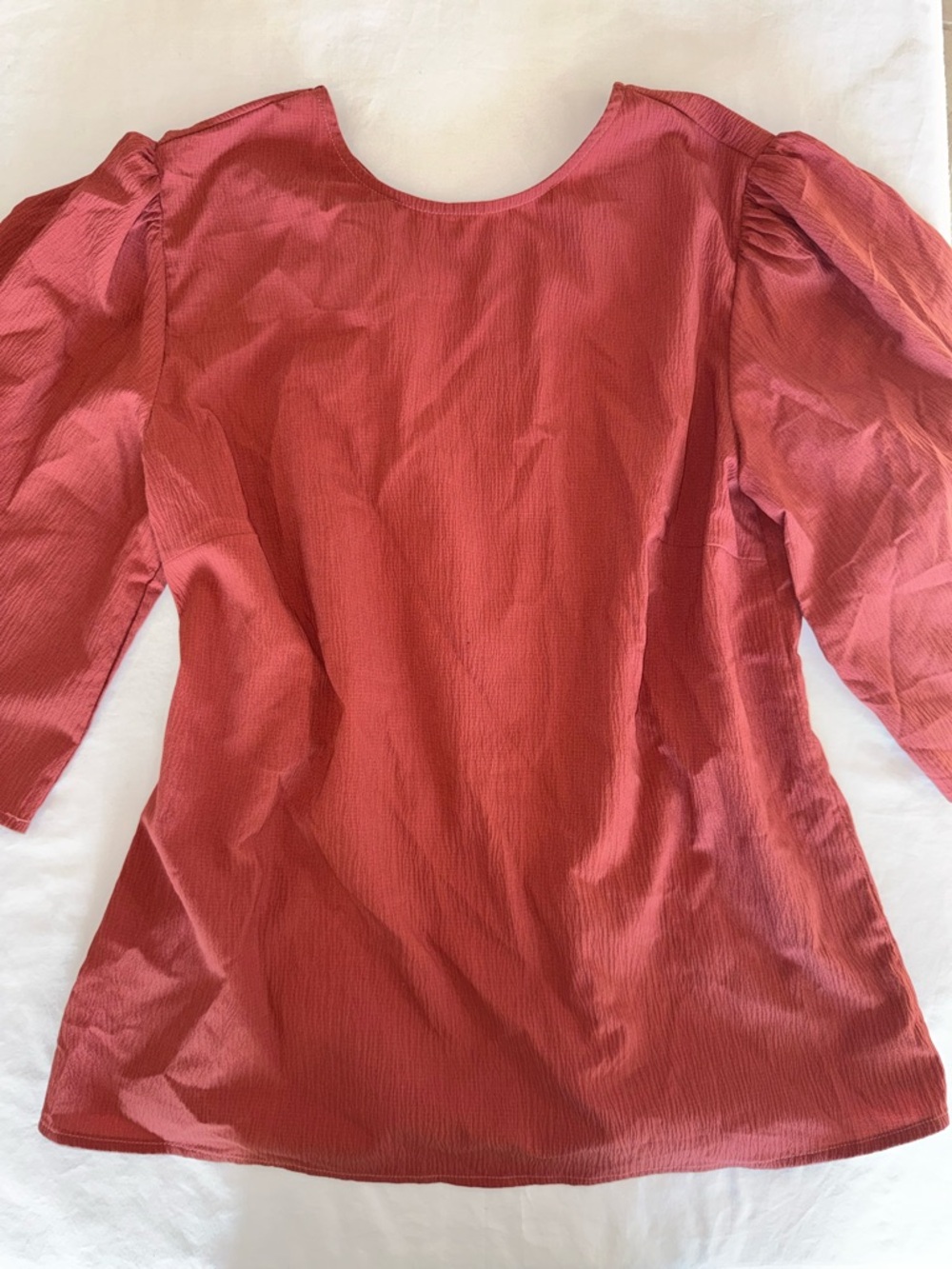 INDIE & CO Women’s Rust Pink Button Back Blouse L